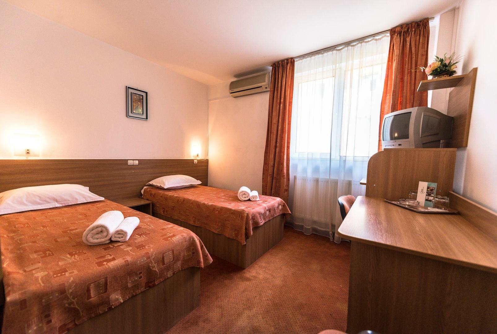 Hotel Est Bucureşti Exterior foto
