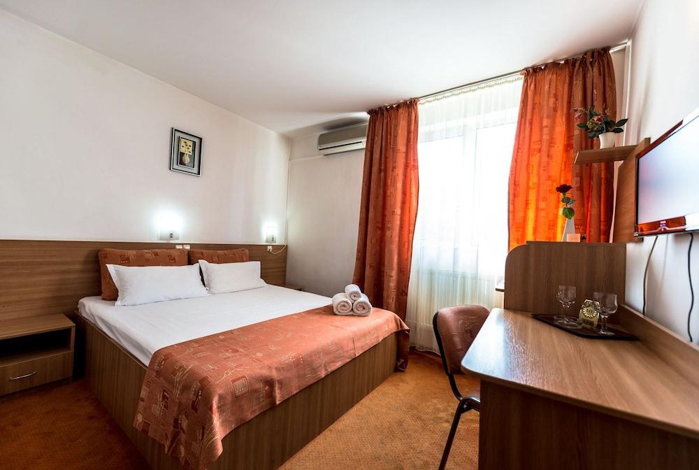 Hotel Est Bucureşti Exterior foto