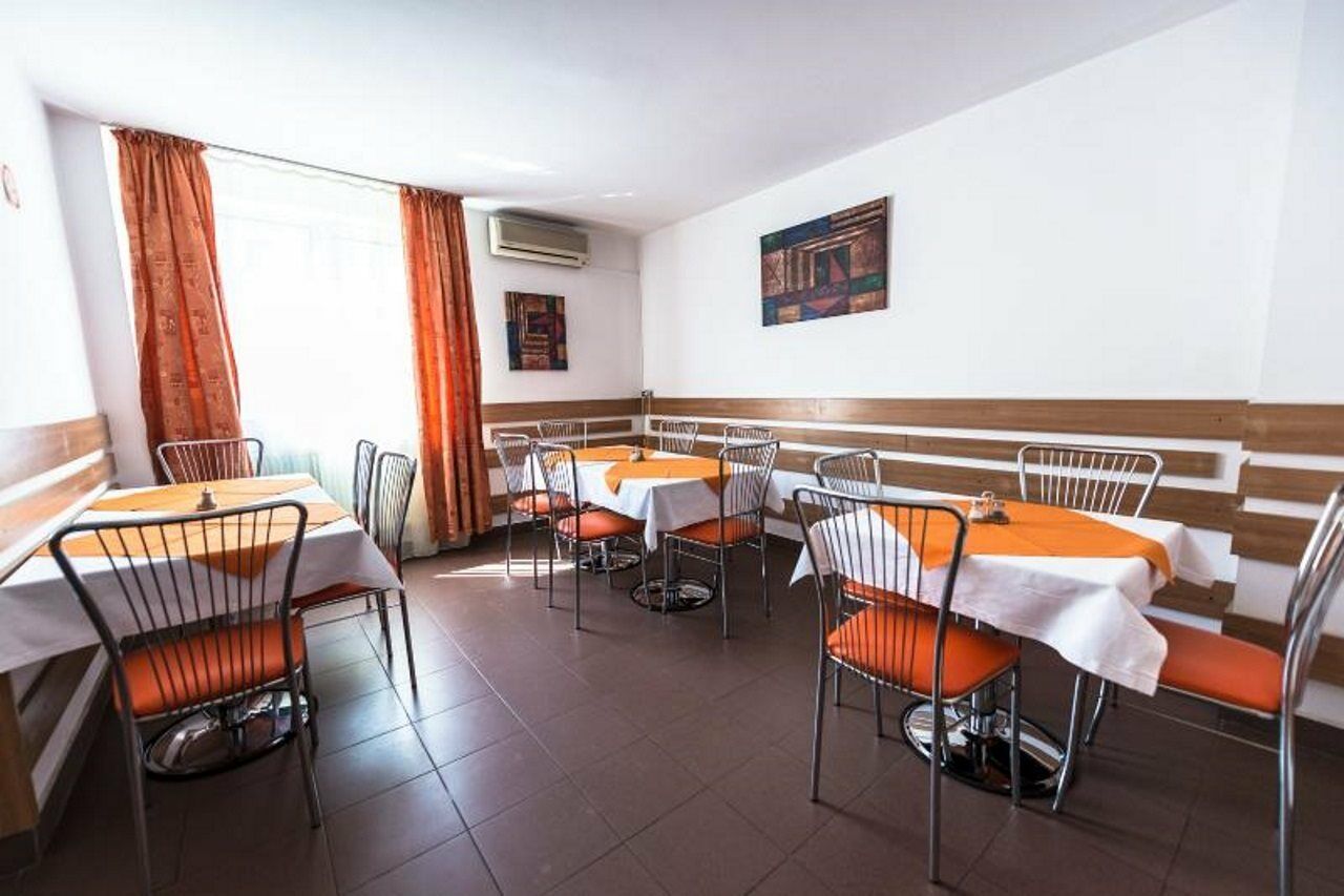 Hotel Est Bucureşti Exterior foto